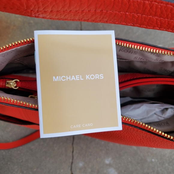 Michael Kors purse - Picture 5 of 10
